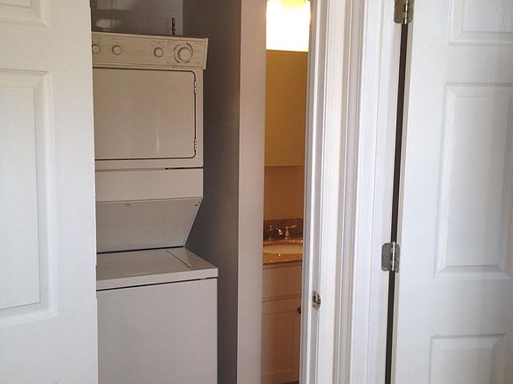 Washer/Dryer in Bathroom