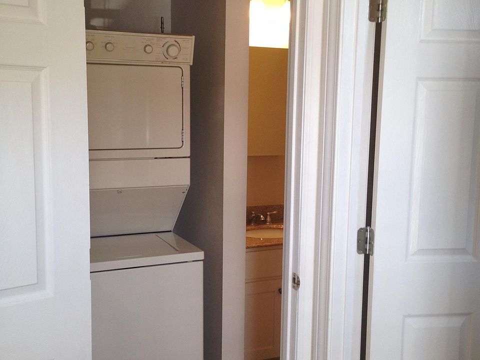 Washer/Dryer in Bathroom