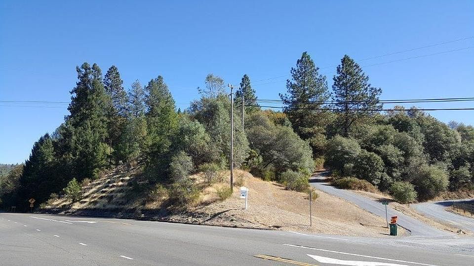1st image of Trillium Ln