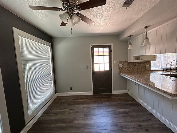 4th image of 3811 W Hillsdale Ave