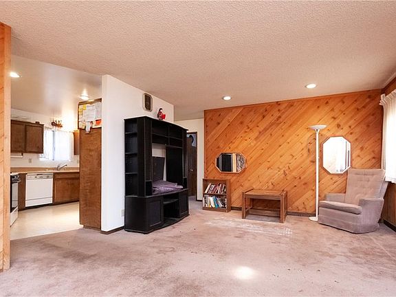 2nd image of 741 W Big Bear Blvd