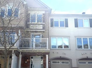126 Grenadine St, Ottawa, ON K2S 0P1