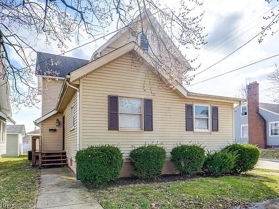 3rd image of 3114 2nd St NW