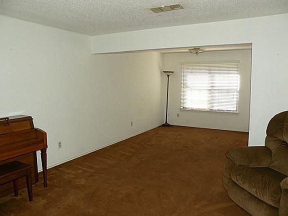 4th image of 2301 Bellbrook Ln