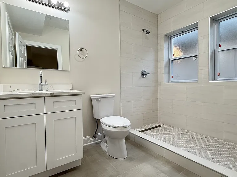 5821 W Gunnison St — Photo 19