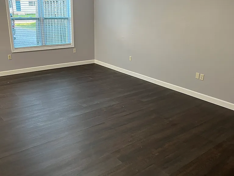 527 W Rose Ave — Photo 5