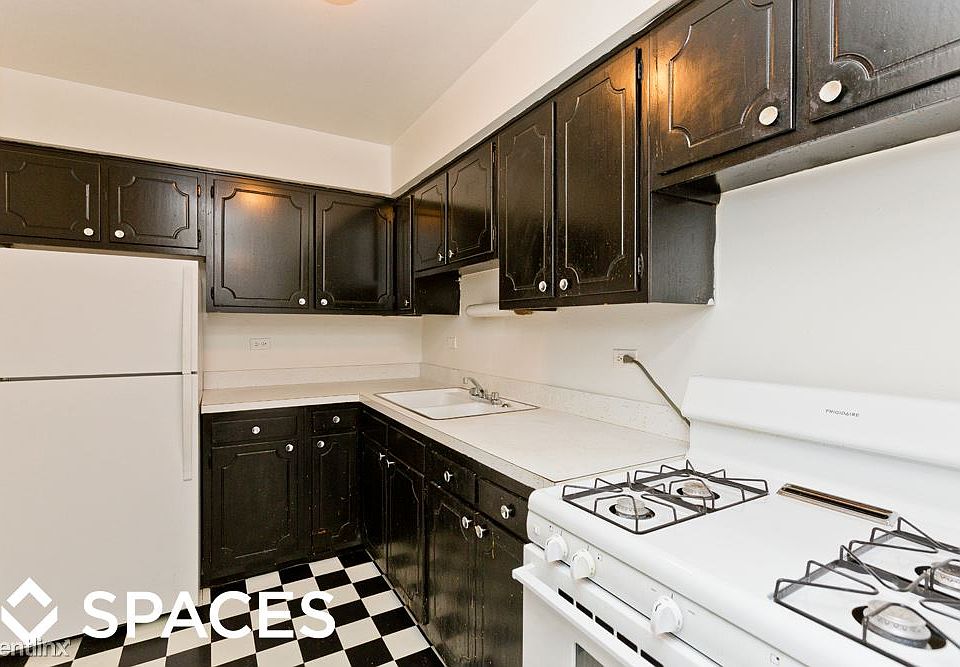1st image of 516 W Melrose St APT 208