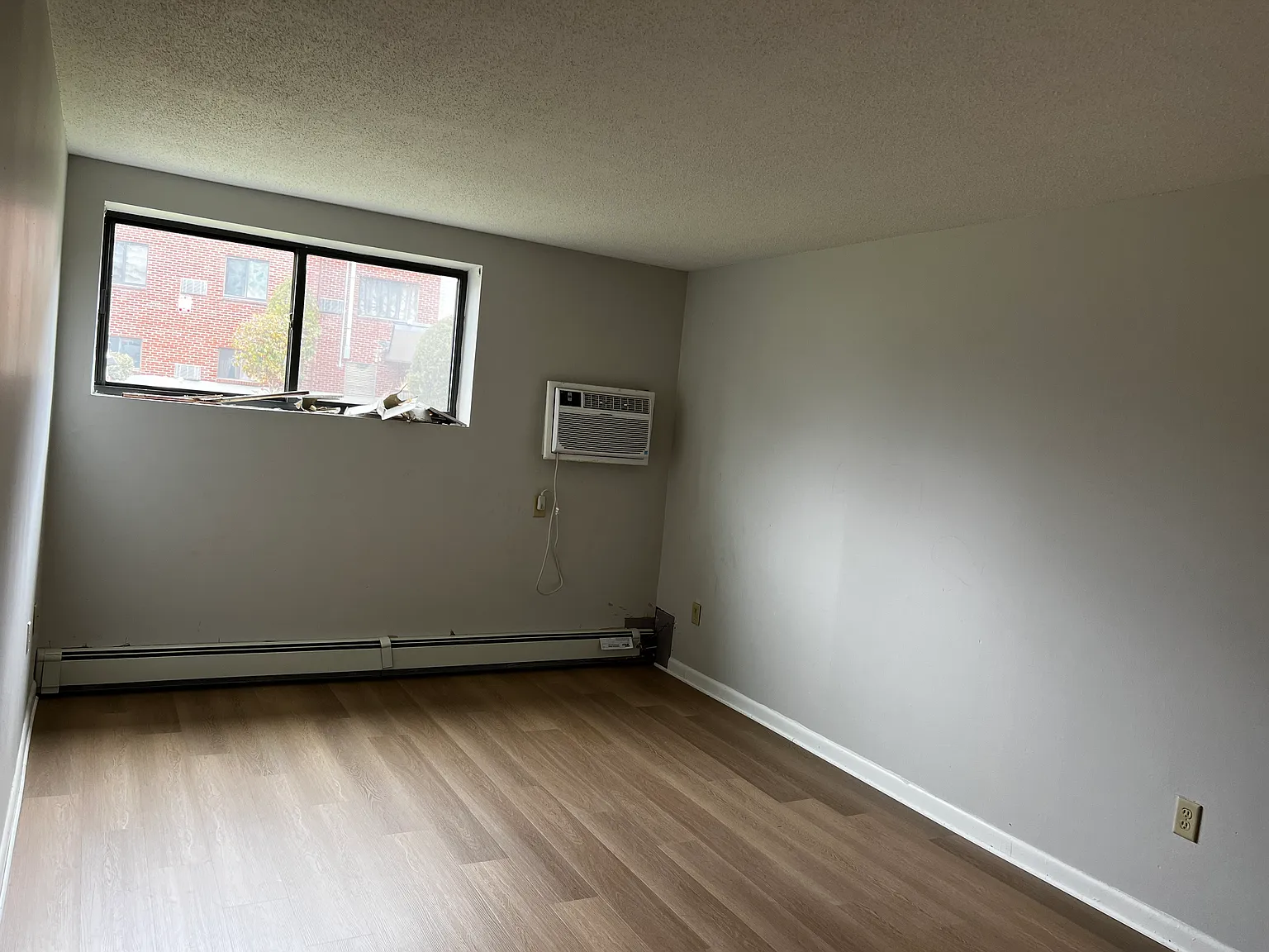 800 Governors Drive Apartments — Photo 3