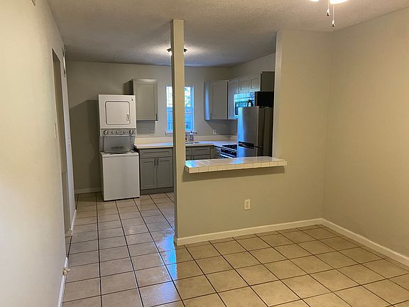2nd image of 4430 Burgundy St #1B