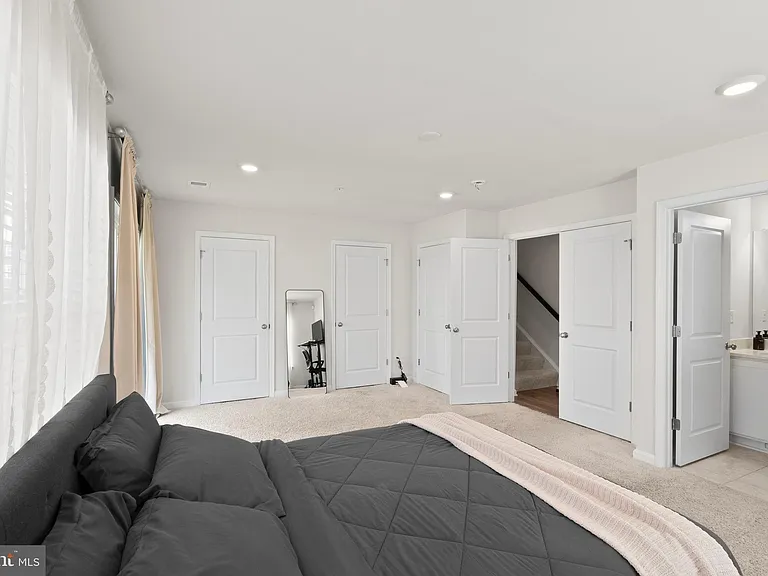 9715 Summerton Dr — Photo 49