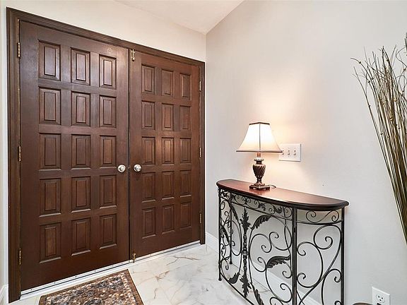 3rd image of 4526 Harvshire Ct