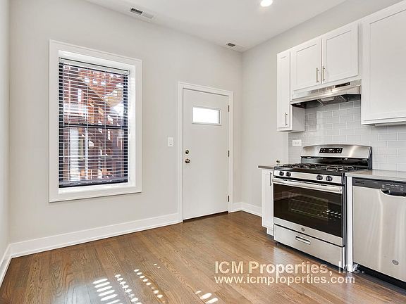 3rd image of 851 W Lill Ave
