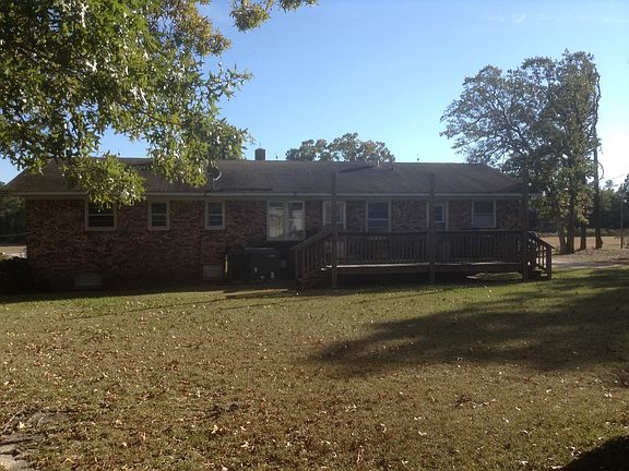 Big back yard & deck