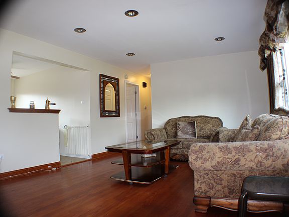 5th image of 6730 W 87th Pl