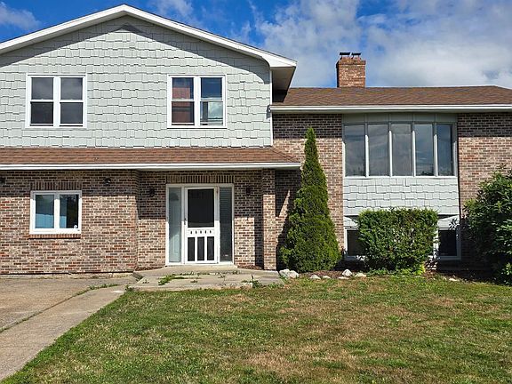 2nd image of 114 Moody Park Dr