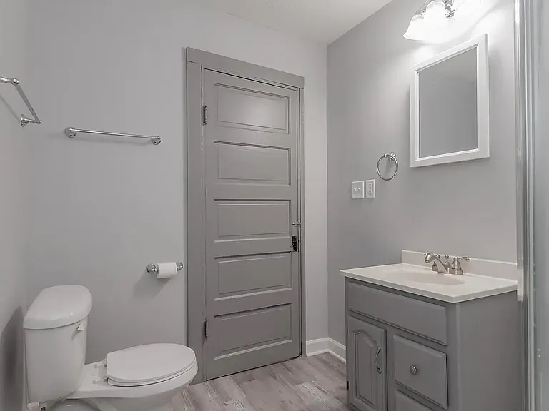 2025 F St #1 — Photo 18