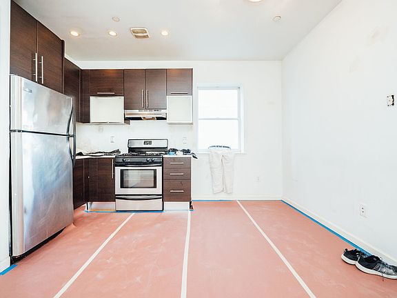 3rd image of 774 Myrtle Ave #2G
