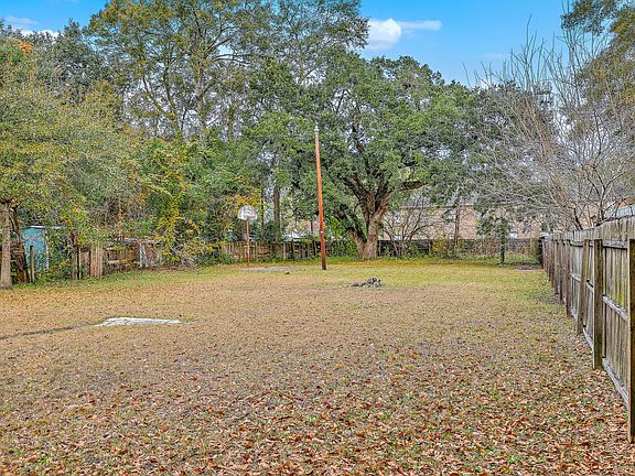 5th image of 1634 Sumner Ave