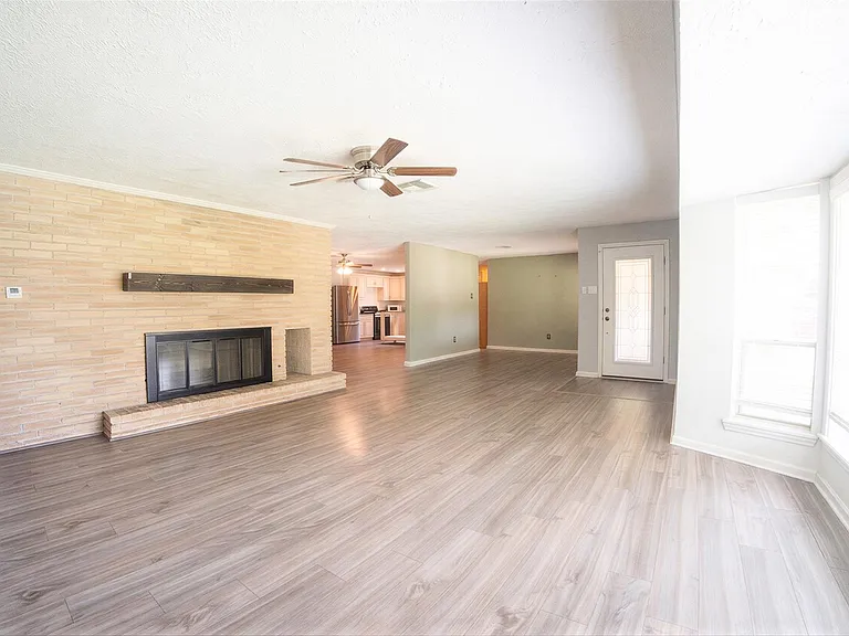 4904 Meadow Lark Ln — Photo 4