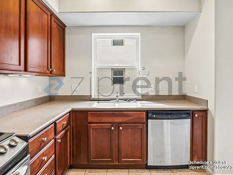 2858 10th St — Photo 18