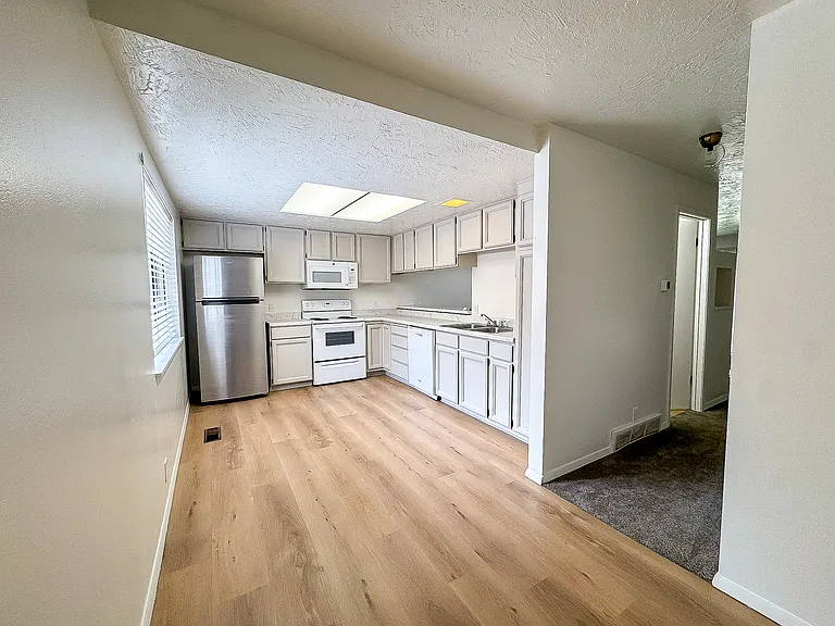 7265 S 1950 E #13 — Photo 4