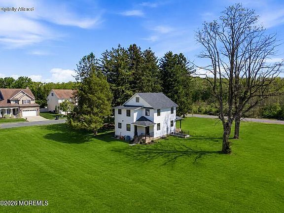 5th image of 194 Fort Plains Road
