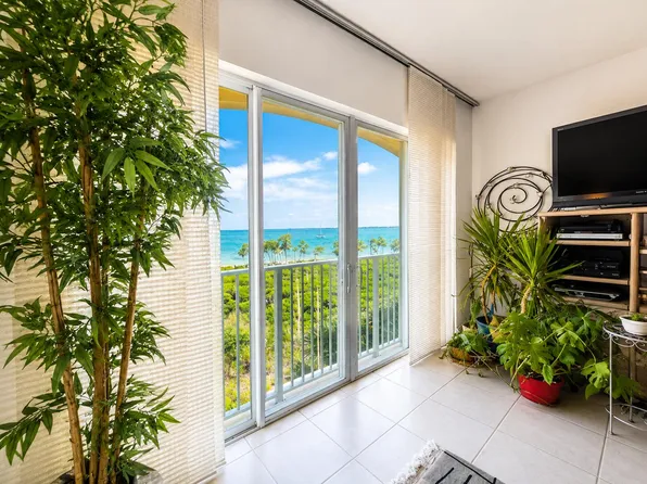 26 Harbour Isle Dr W, Fort Pierce, FL