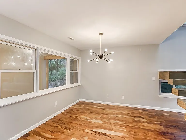 114 E Corry St — Photo 12