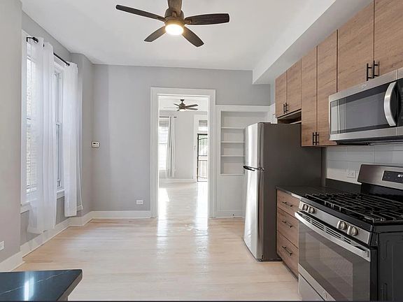3rd image of 3136 N Clifton Ave APT 3R