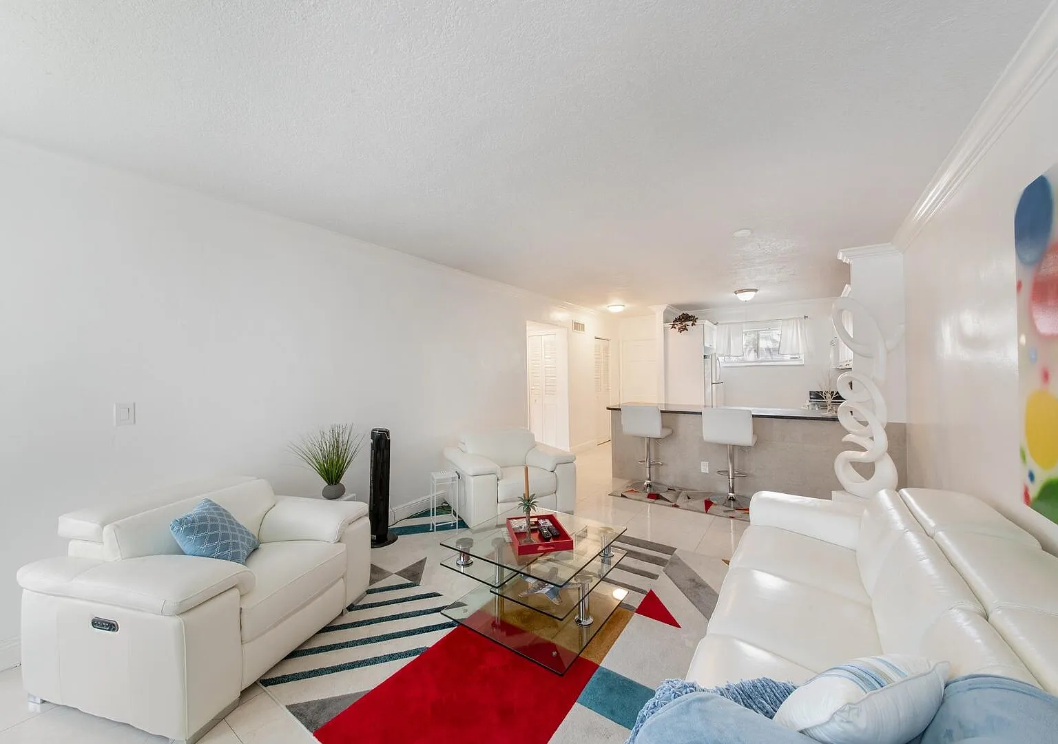 1 bed, 1.0 bath, 744 sqft, $1,575 — Photo 3