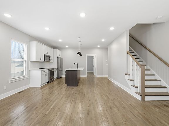 4th image of 208 Thompson Park Dr Unit 34