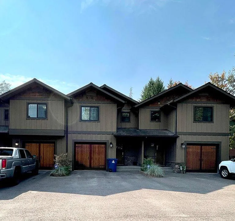 525 W 2nd St