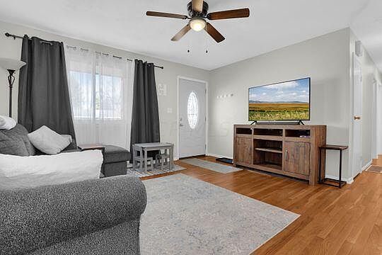 4th image of 133 Indianhead Dr