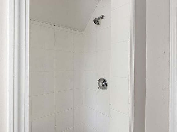 5th image of 5409 Bridge Ave #2