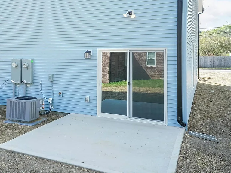 428 N Allen Rd — Photo 4