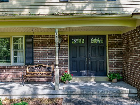 4th image of 1505 Hillsboro Ave SE