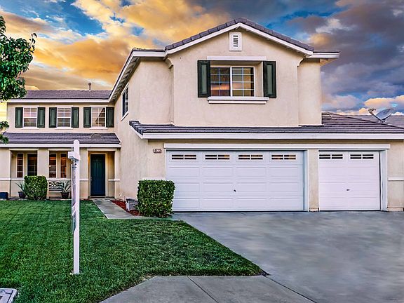 3rd image of 44235 Honeybee Ln
