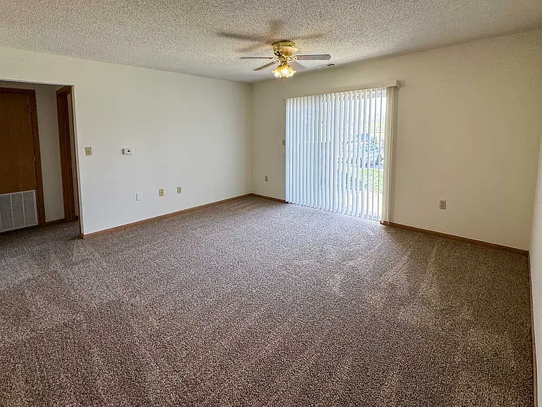 Highland View Apartments — Photo 137
