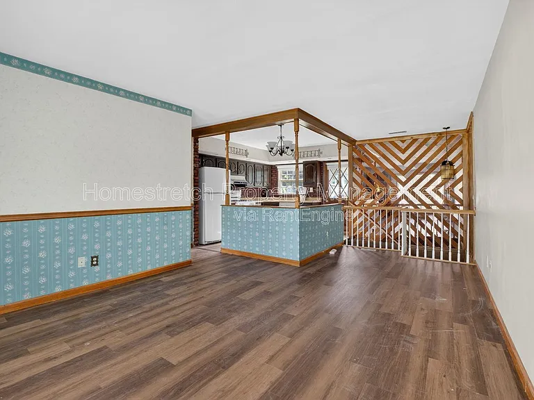 10527 Prestwick Dr — Photo 6