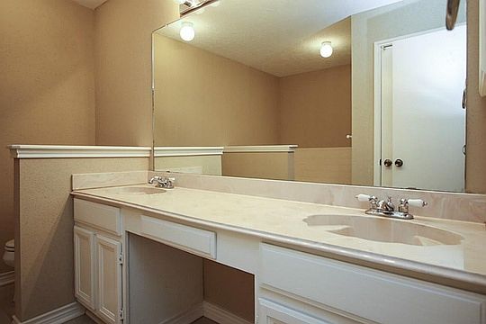 2nd image of 5539 Woodland Glade Dr