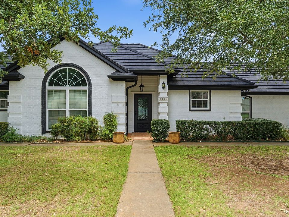 1st image of 1111 Harbor Lakes Dr