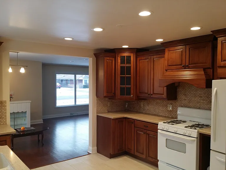 635 Parkwood Ave — Photo 4