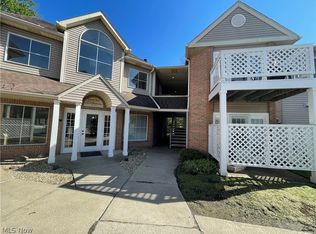 332J Village Pointe Dr #10, Akron, OH 44313