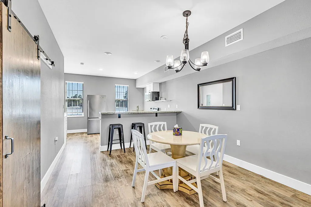 2 bed, 2.5 bath, 1500 sqft, $2,970 — Photo 4