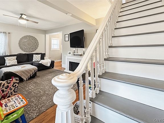 5th image of 469 White St