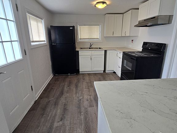 4th image of 2308 Harvester St