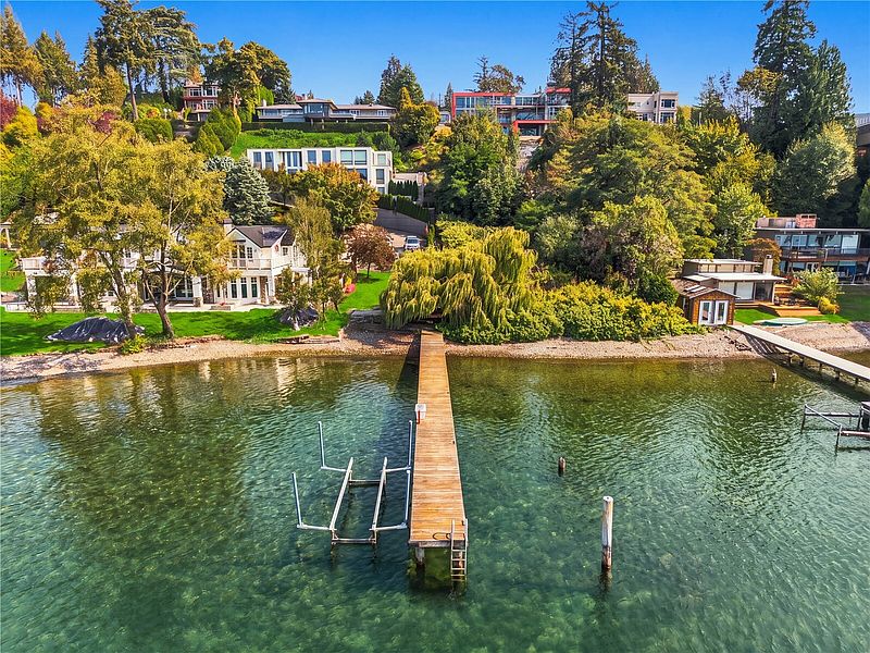 4th image of 3223 Evergreen Point Road
