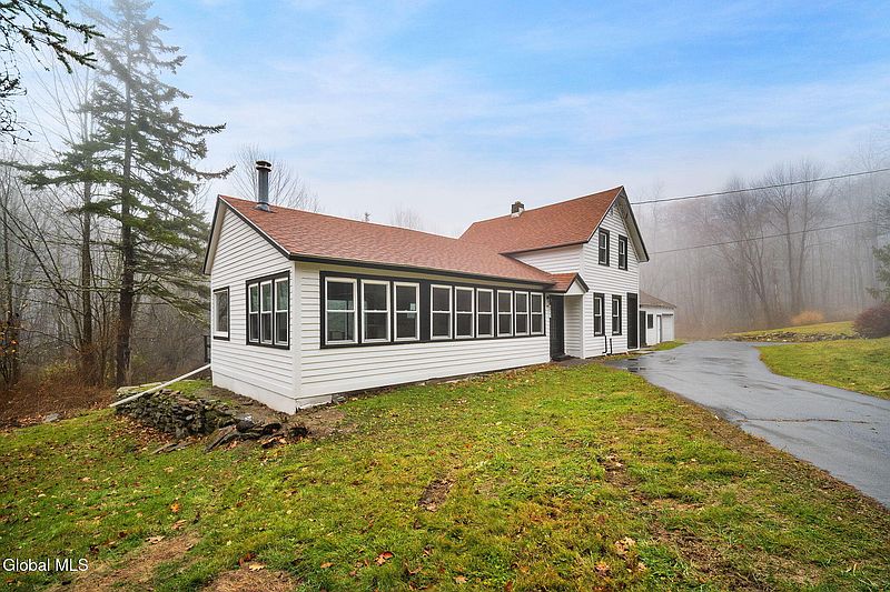 3rd image of 517 Potterhill Road