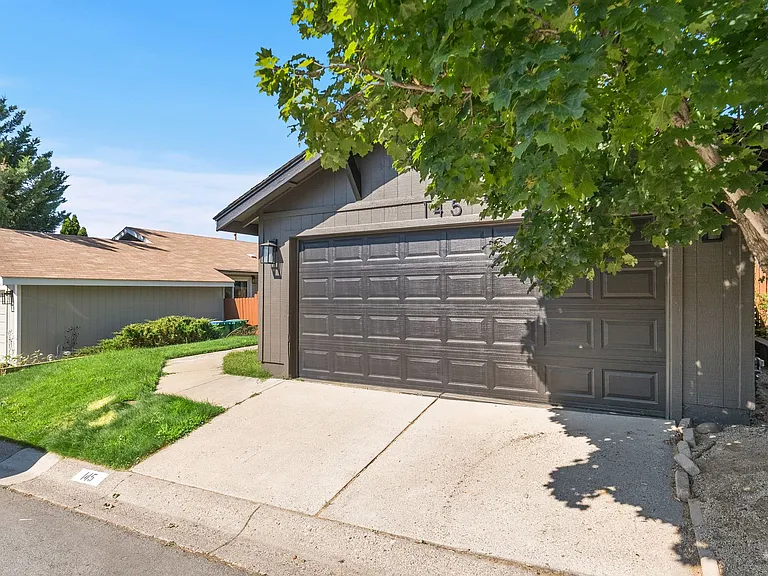 145 Summerset Dr — Photo 3