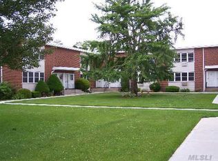 51 Farber Dr, West Babylon, NY 11704
